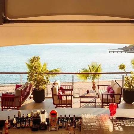 Люкс На Берегу Моря Hotel *